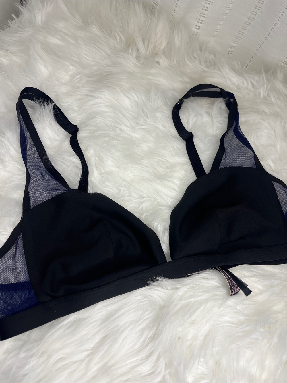 Victoria's Secret Wireless Black Mesh Insert Bralette - Women Intimates